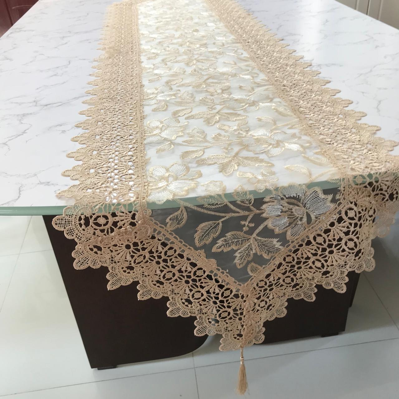 Table Runner 03
