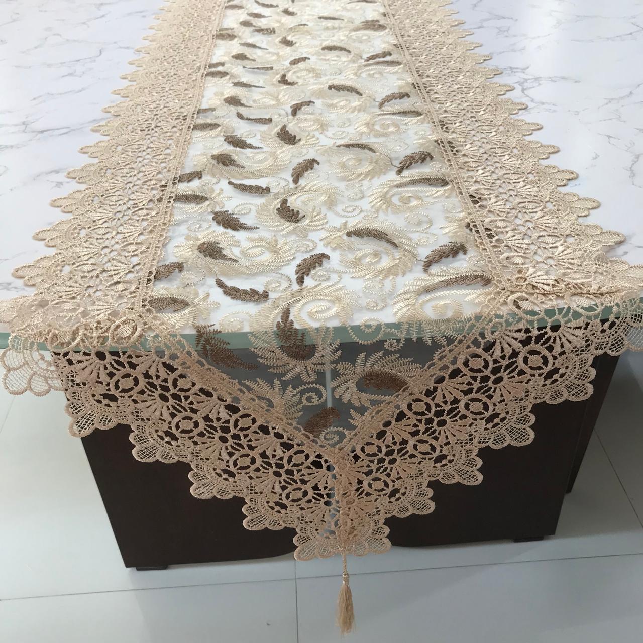 Table Runner 05